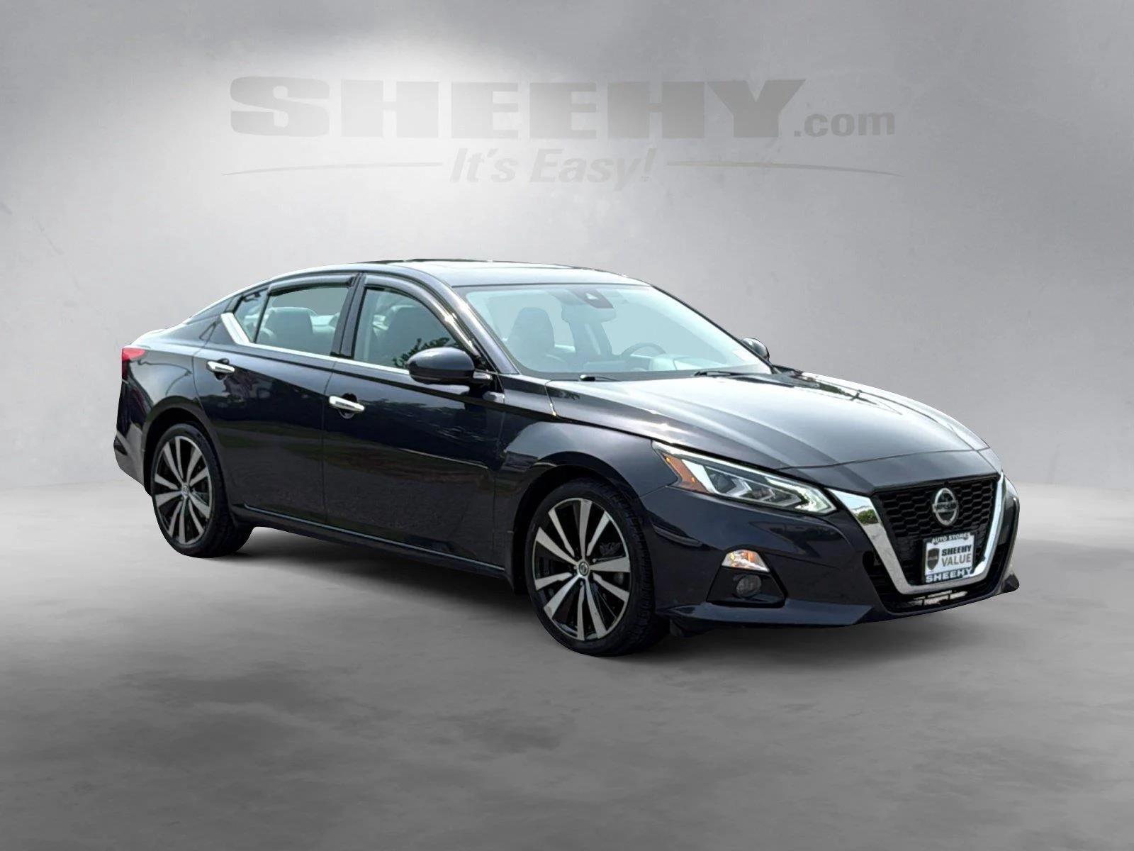 Used 2019 Storm Blue Metallic Nissan 2.5 Platinum image 2