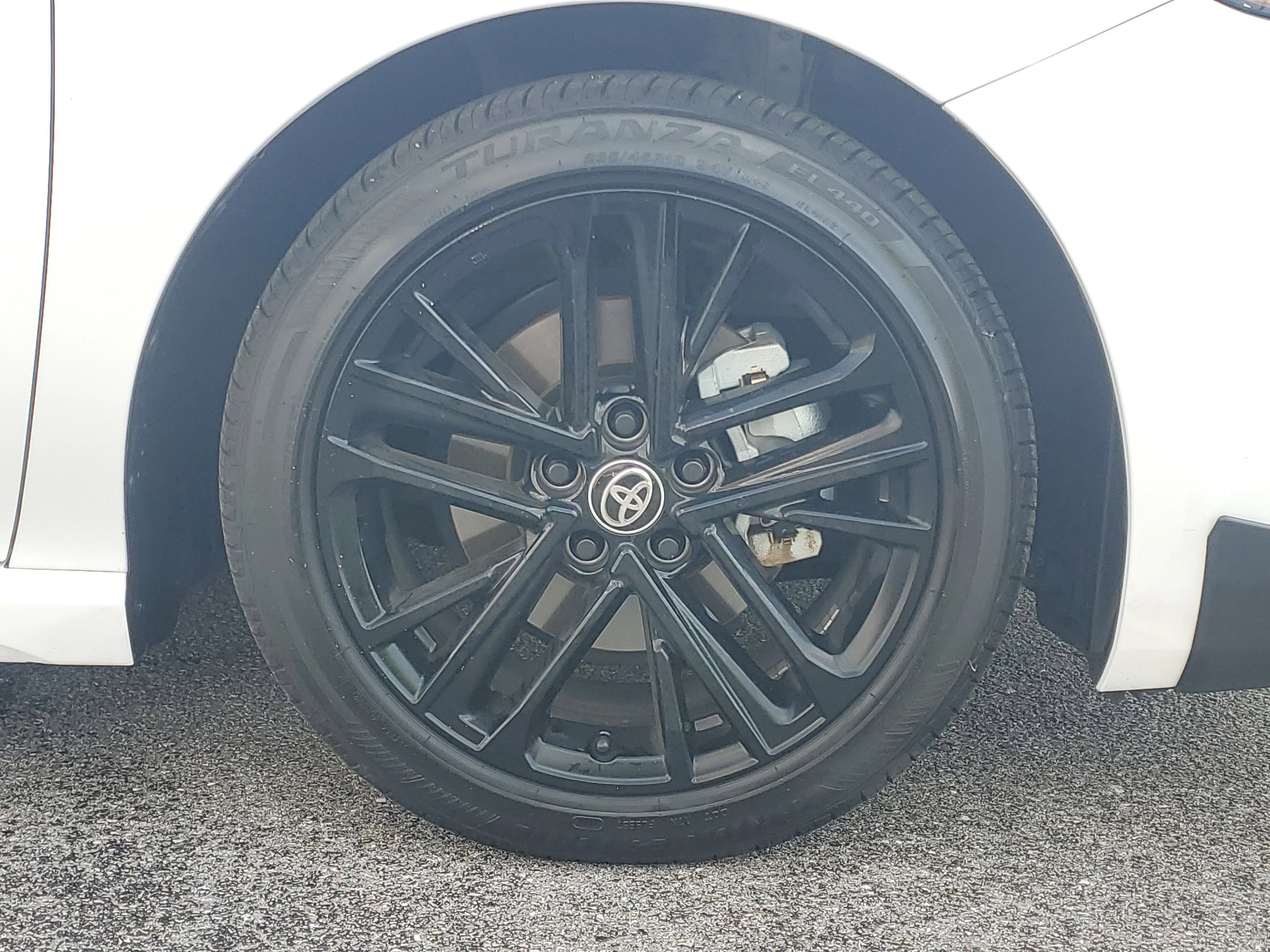Used 2025 Ice Cap Toyota SE image 7