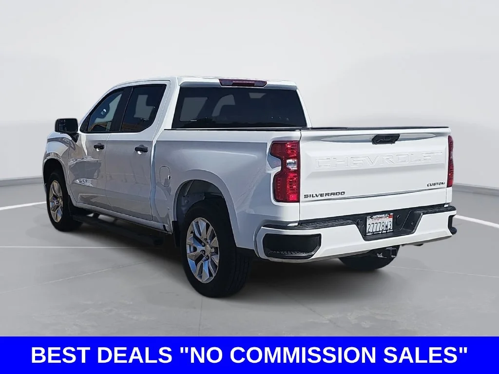 Used 2024 White Chevrolet Custom image 5