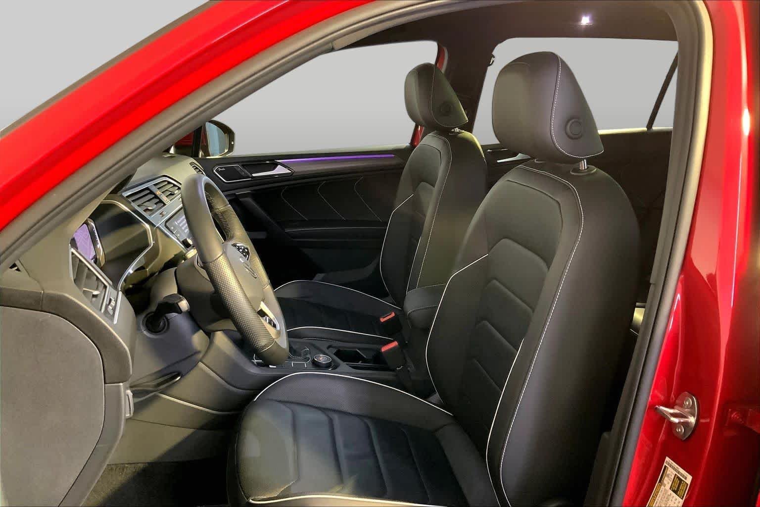 Used 2024 Kings Red Metallic Volkswagen SEL R-Line image 9