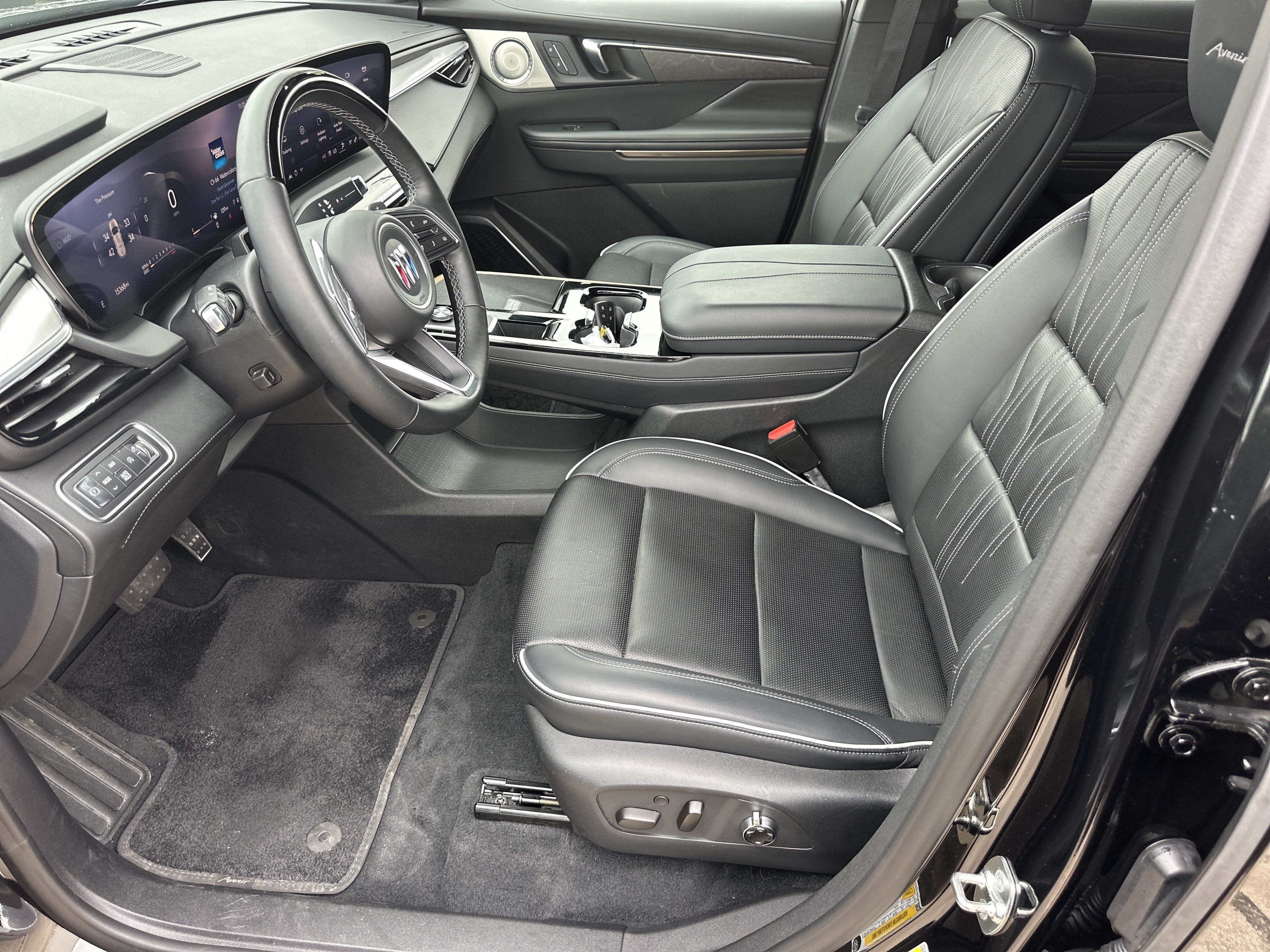 2025 Buick Enclave Avenir - Photo 10