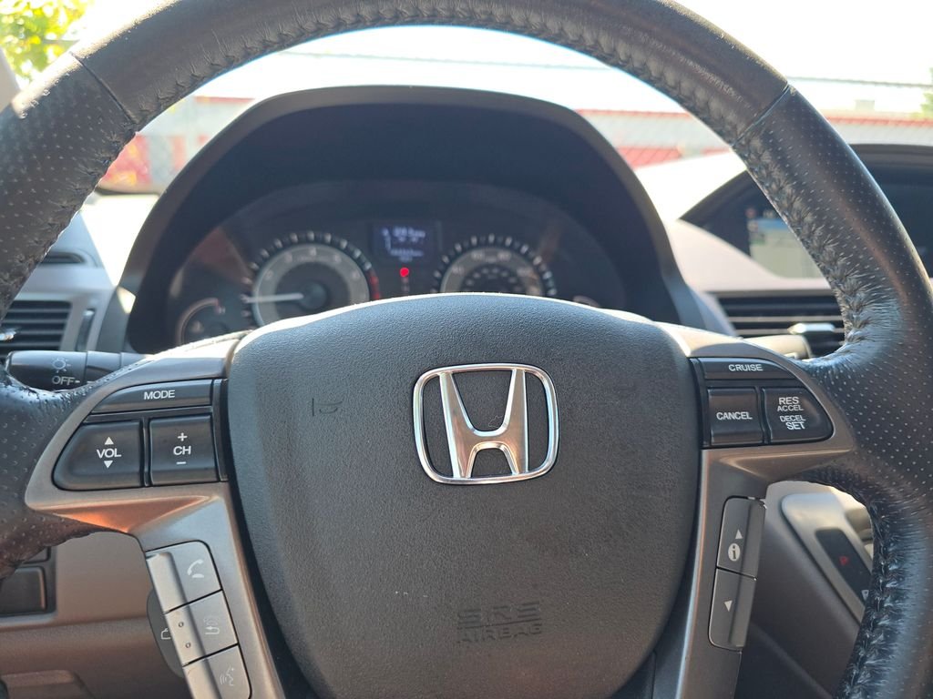Used 2015  Honda Touring image 22