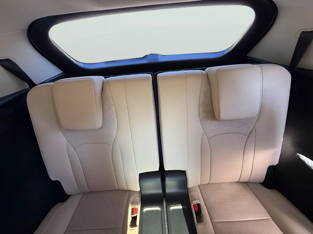 Used 2022 White Lexus 350L image 12