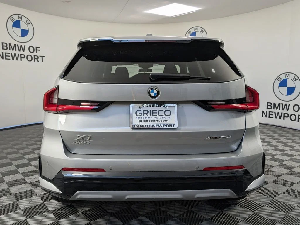 New 2026 Space Silver Metallic BMW xDrive28i image 7