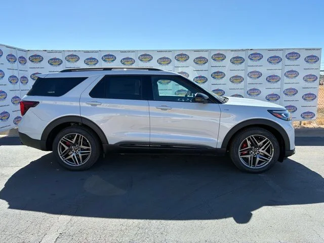 2026 Ford Explorer ST-LINE RWD's photo