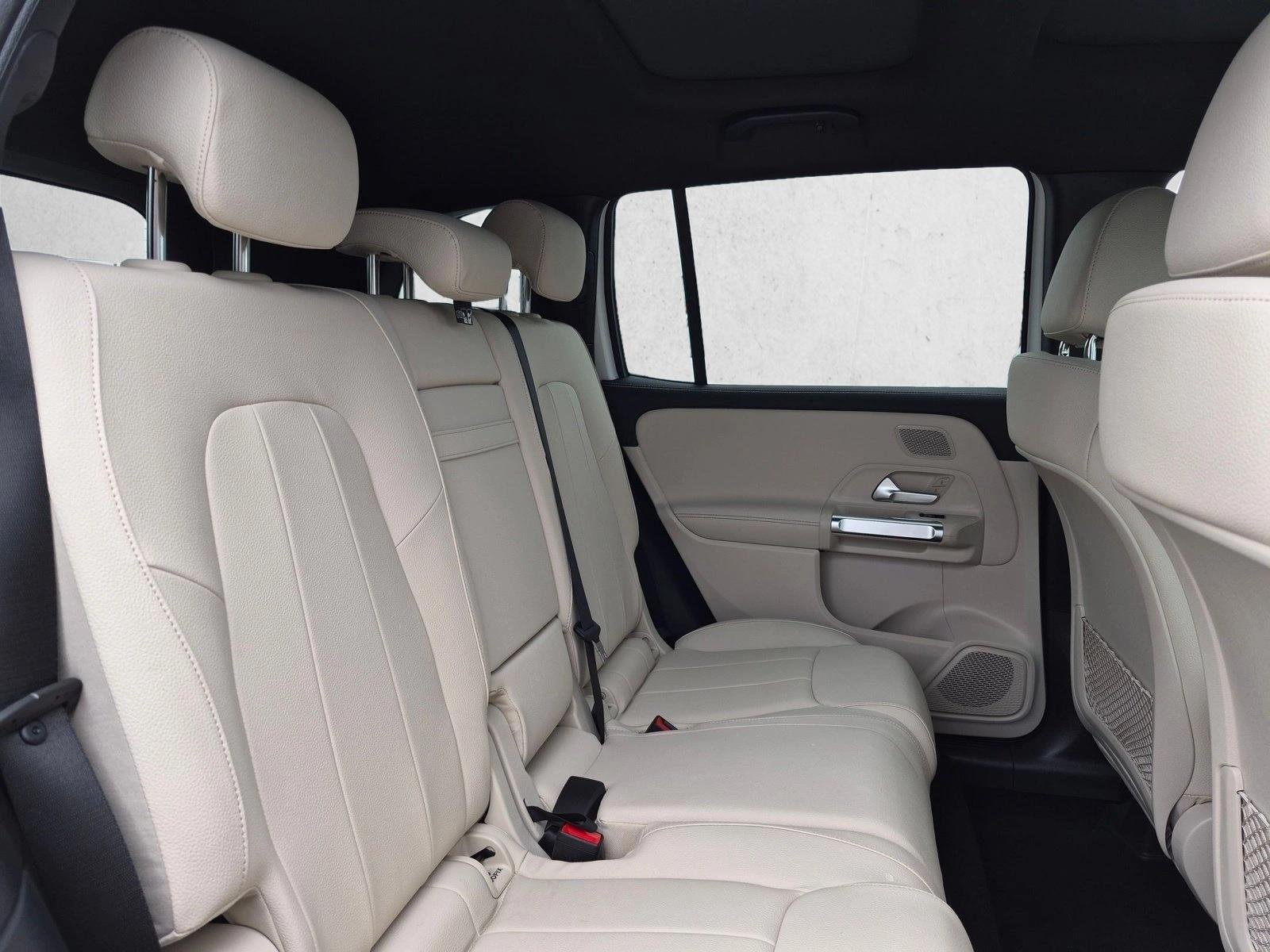 Certified Used 2026 Polar White Mercedes-Benz GLB 250 image 20