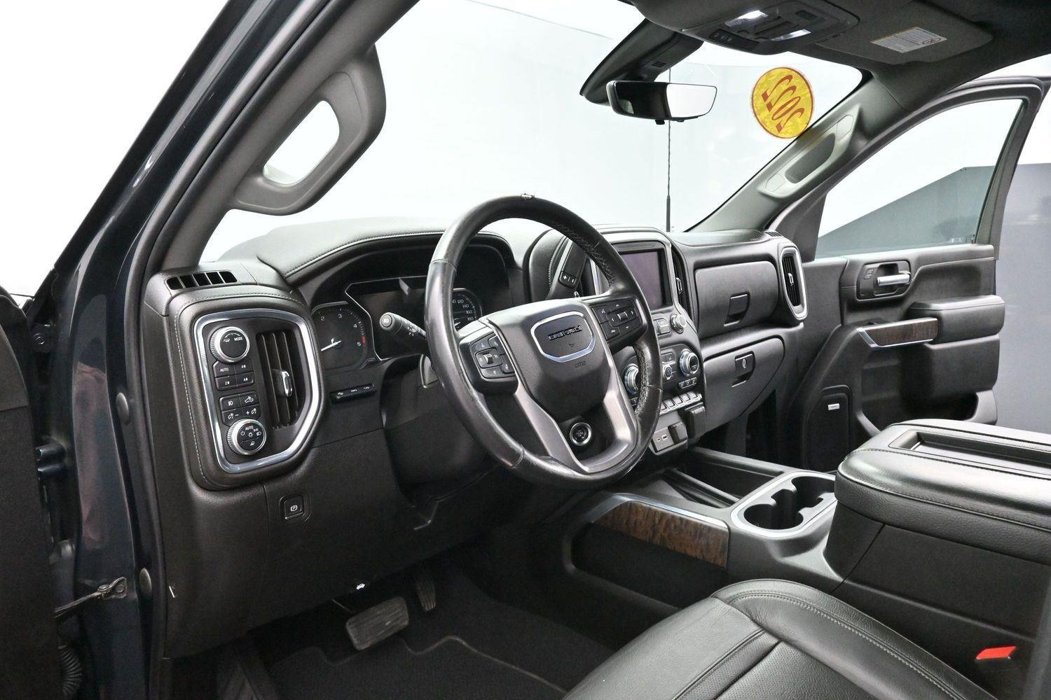Used 2022 Hunter Metallic GMC Denali image 17