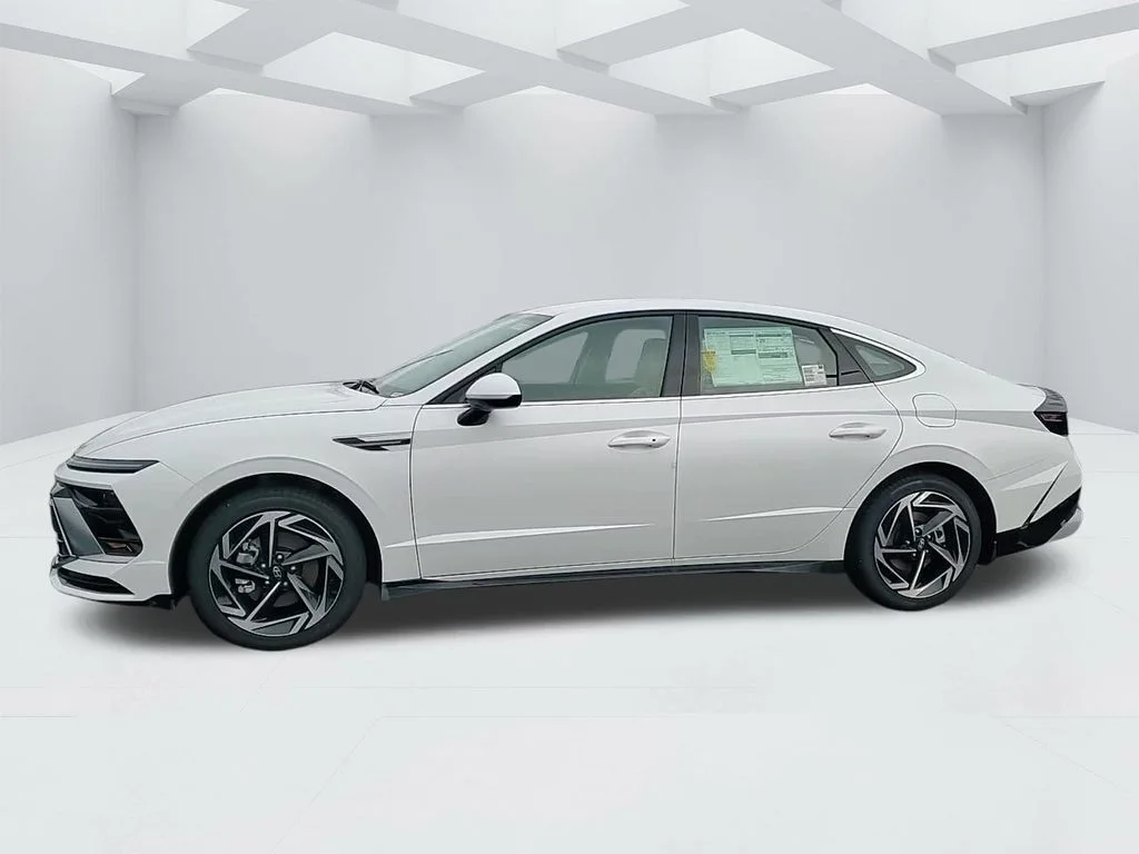 New 2026 White Hyundai SEL Sport image 8
