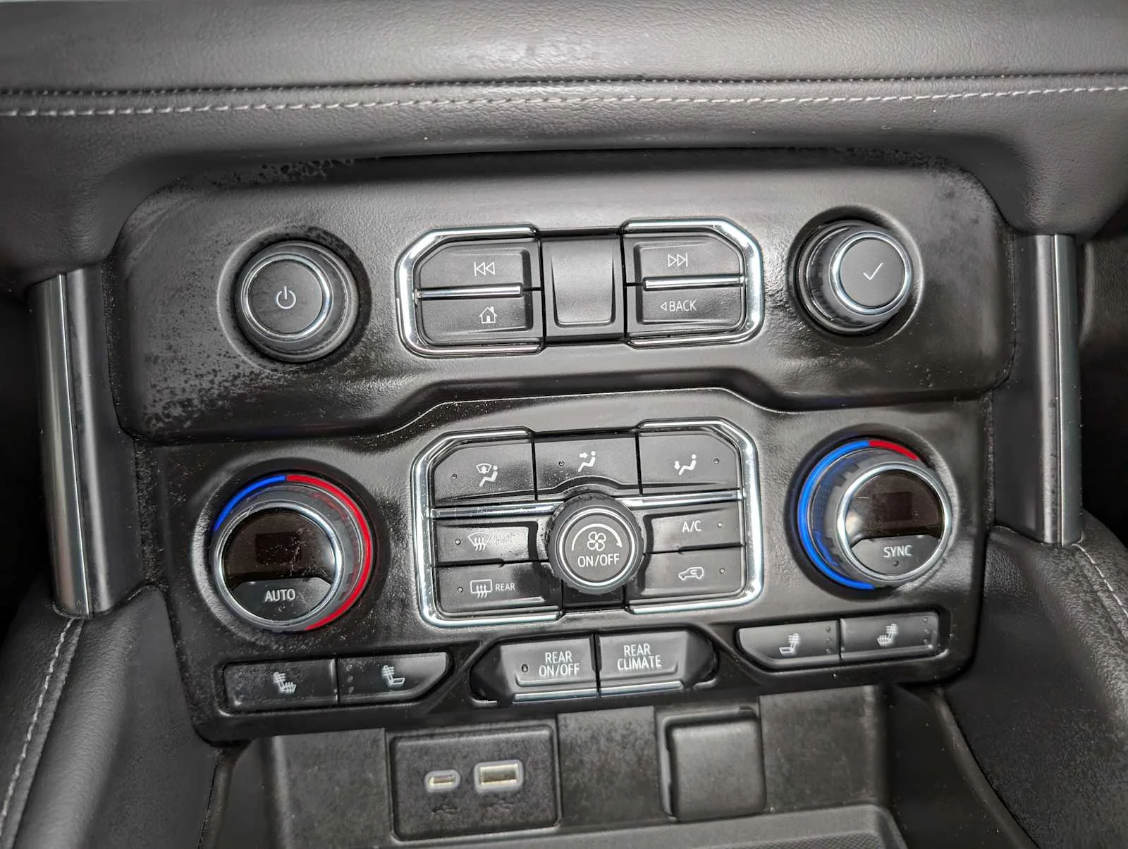Used 2022 Summit White Chevrolet Z71 image 33