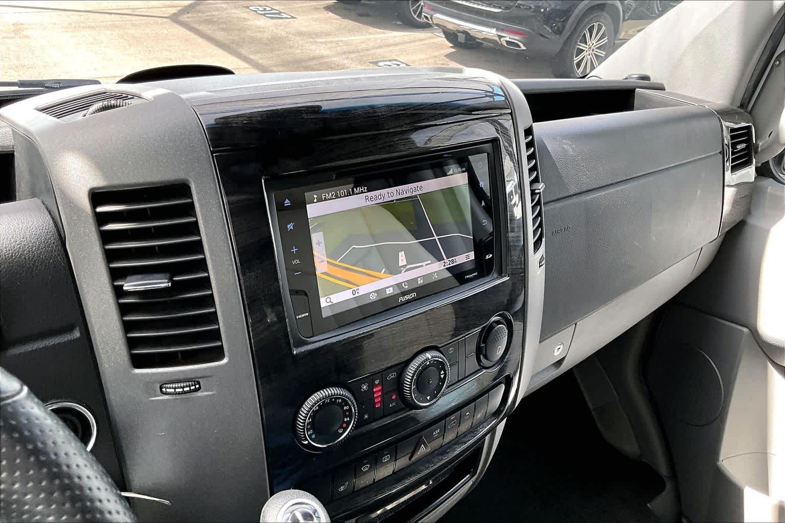 Used 2017 Arctic White Mercedes-Benz  image 33