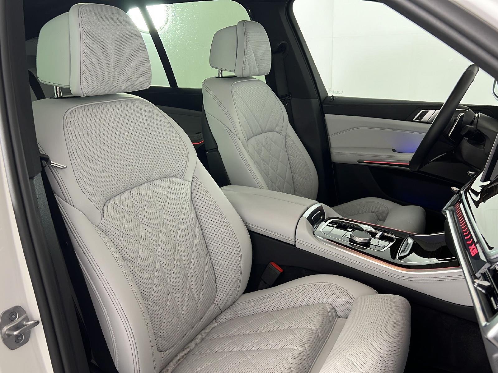 New 2026 Alpine White BMW xDrive40i image 22