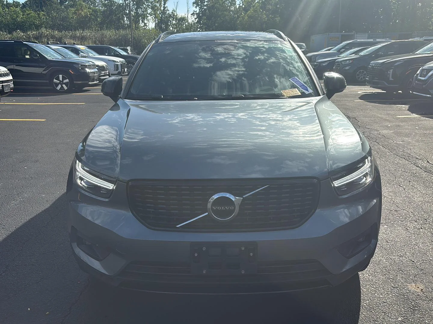 Used 2019 Gy Volvo R-Design image 2