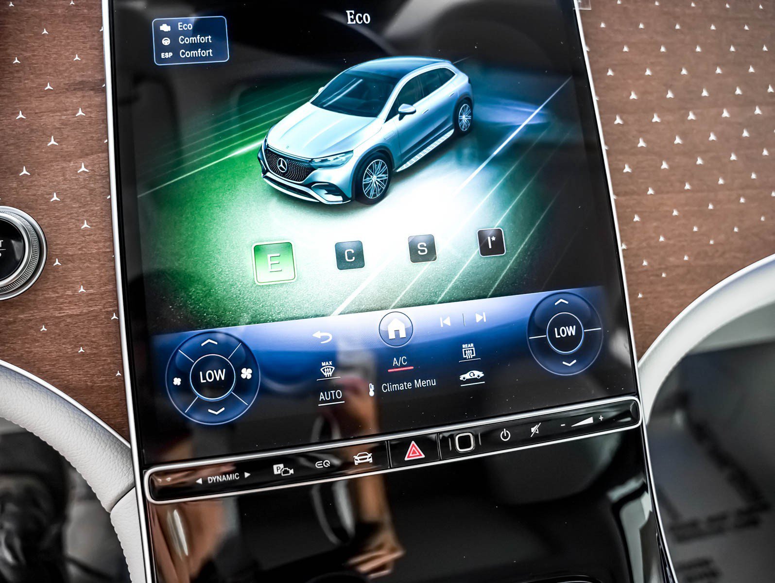 New 2027 Obsidian Black Metallic Mercedes-Benz EQE 320+ image 16