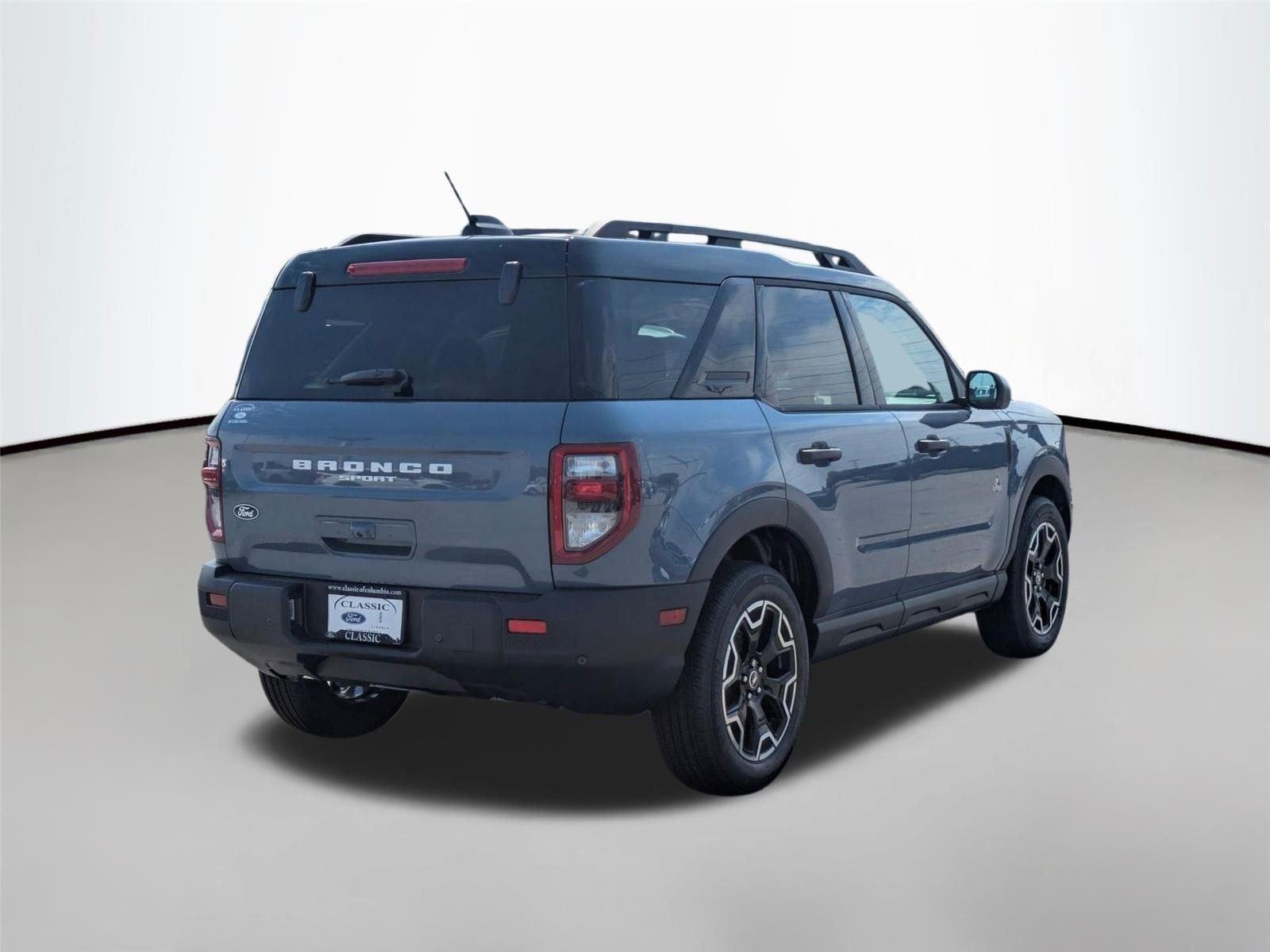 New 2026 Azure Gray Metallic Tri-Coat Ford Outer Banks® image 5