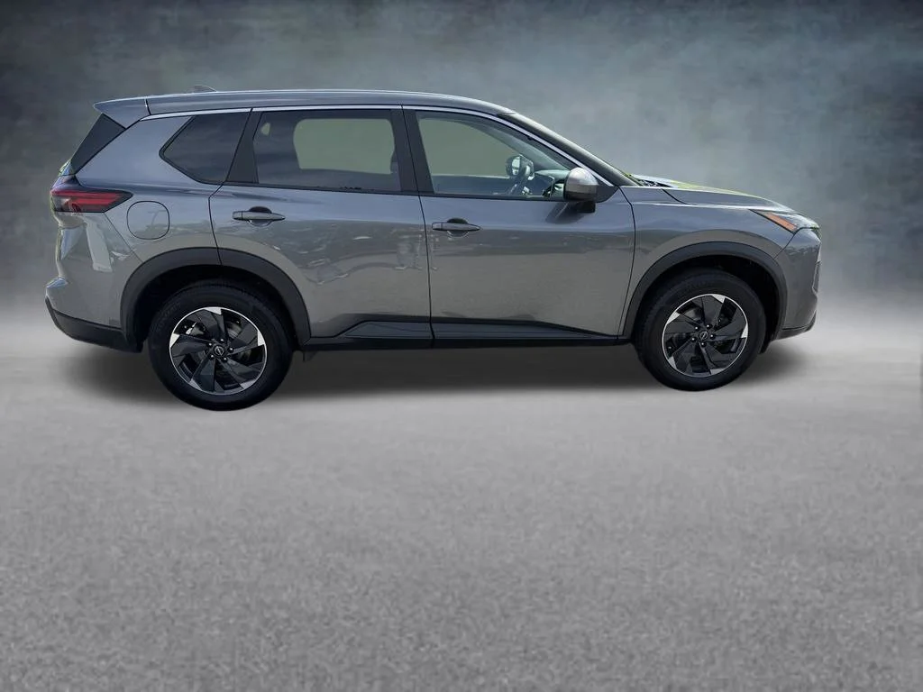 Used 2024 Gray Nissan SV image 7