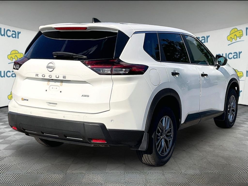 Used 2024 Glacier White Nissan S image 6