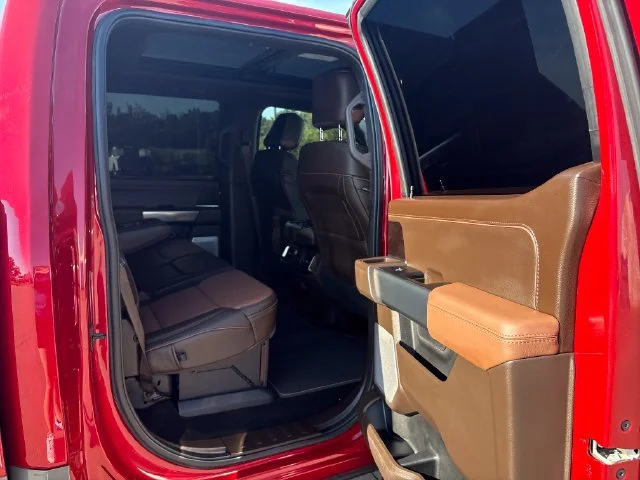 Used 2025  Ford King Ranch image 33
