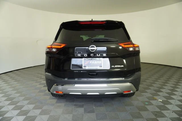 Used 2023 Black Nissan Platinum image 6
