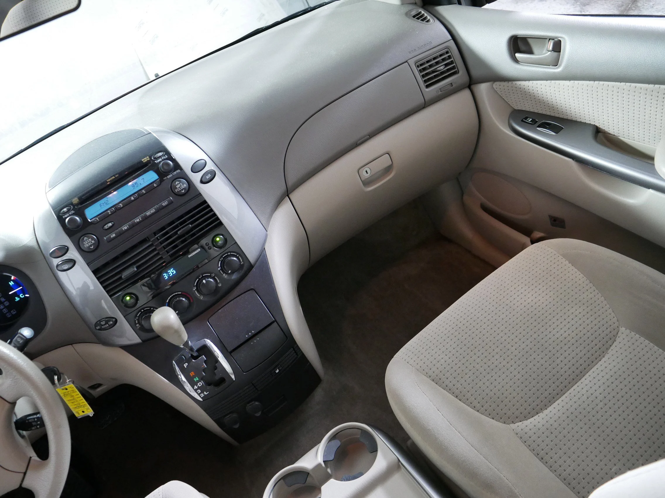 Used 2006 Salsa Red Pearl Toyota LE image 11