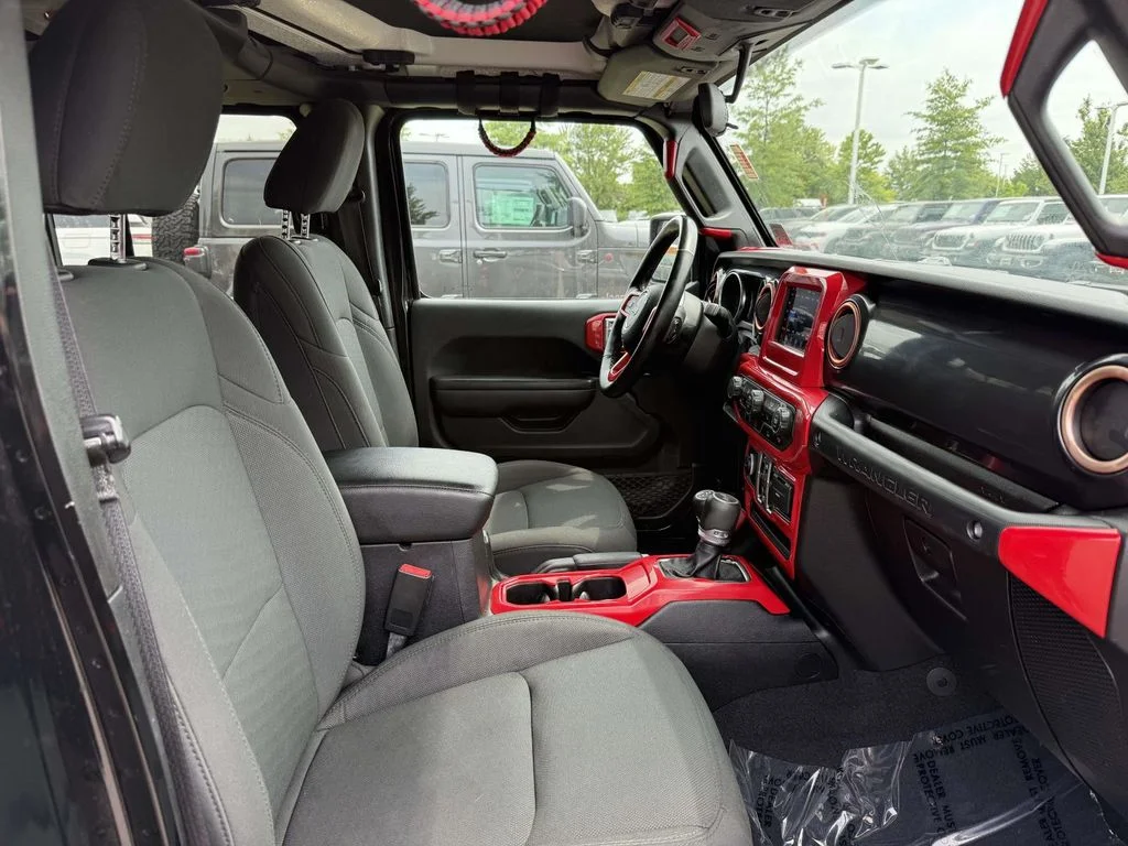 Used 2021 Black Jeep Unlimited Sport Altitude image 14