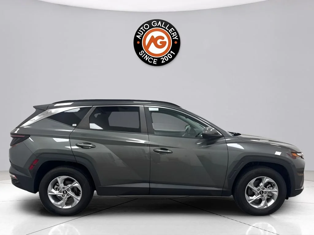 Used 2023 Gray Hyundai SEL image 2