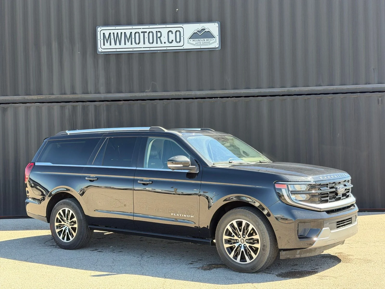 Used 2025 Black Ford Platinum image 1