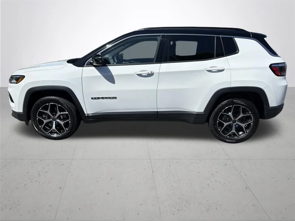 Used 2025 White Jeep Limited image 9