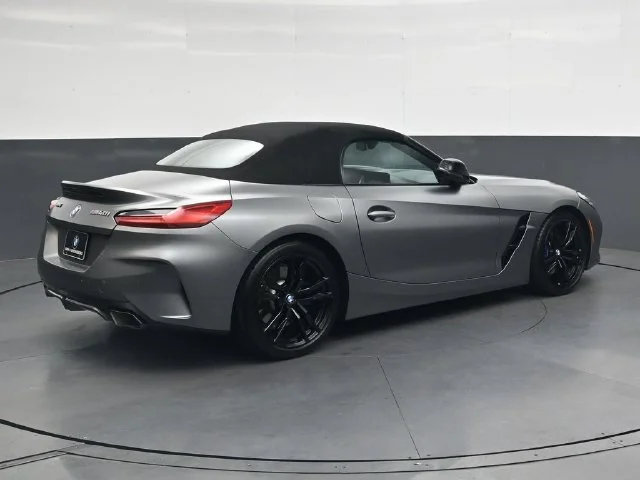 Used 2021 Gray BMW sDrive M40i image 4