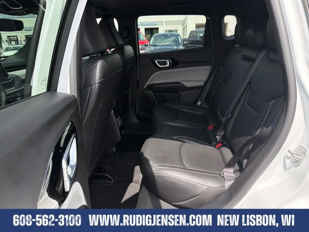 Used 2025 White Jeep Limited image 23