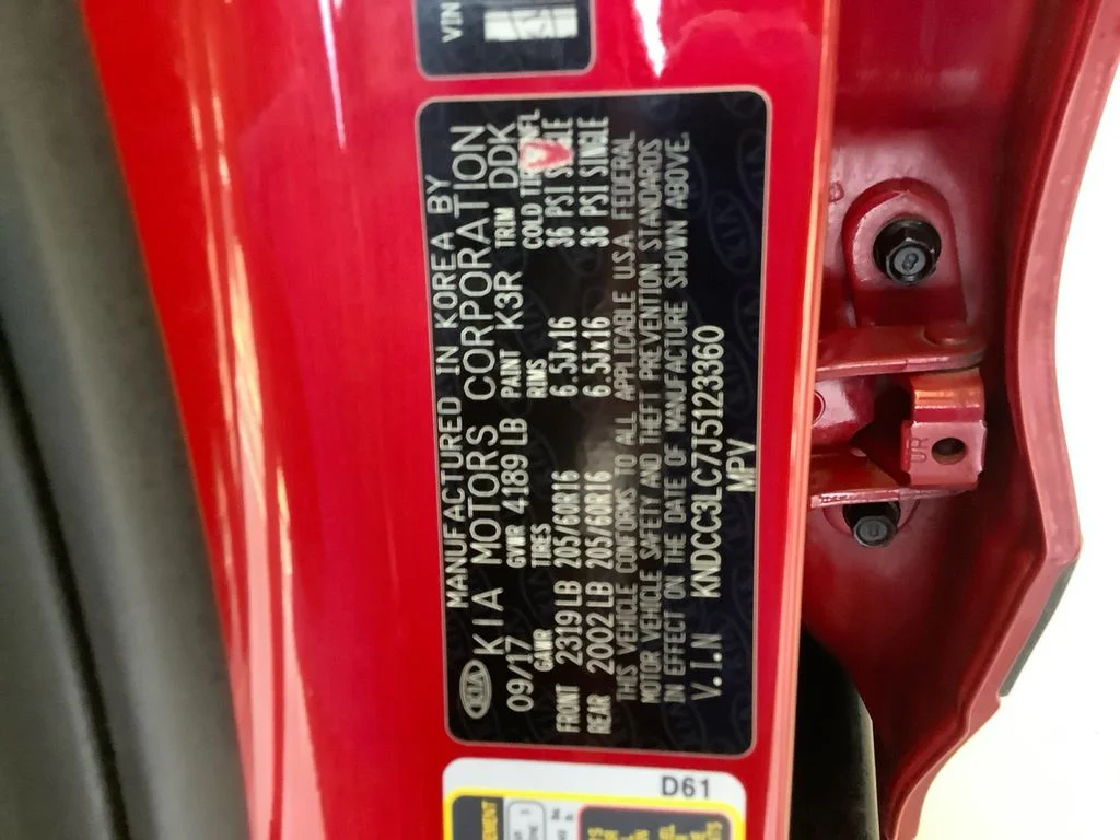 Used 2018 Red Kia EX image 20