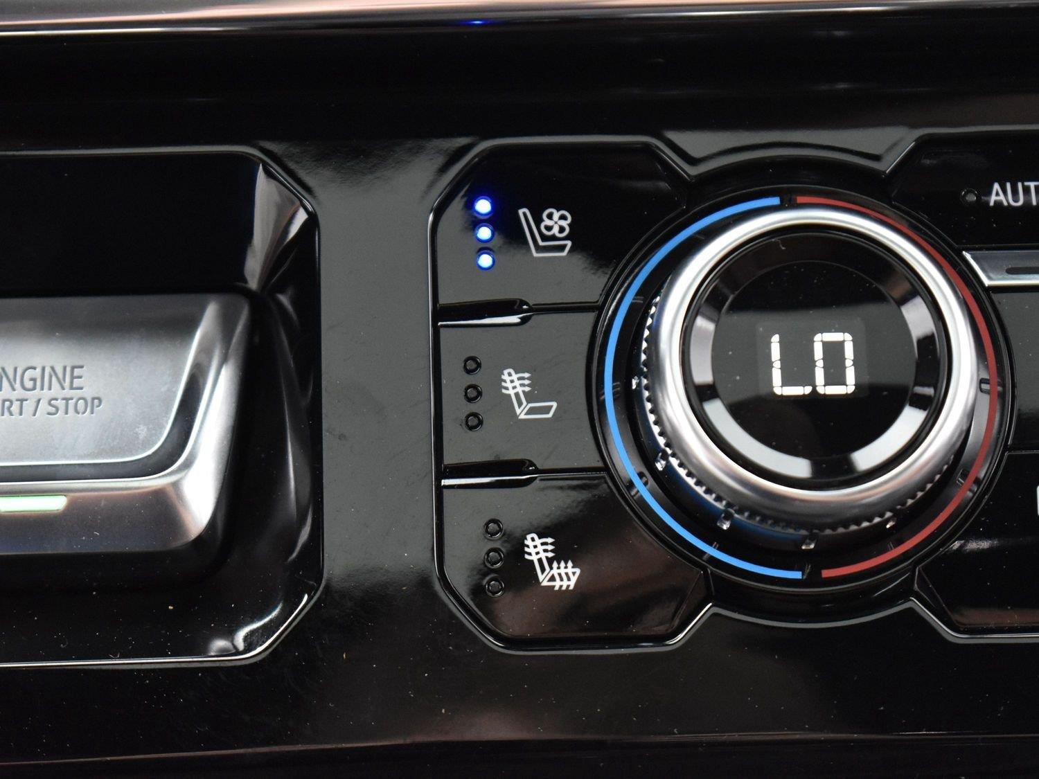 Used 2025 Sterling Metallic GMC Denali Ultimate image 24