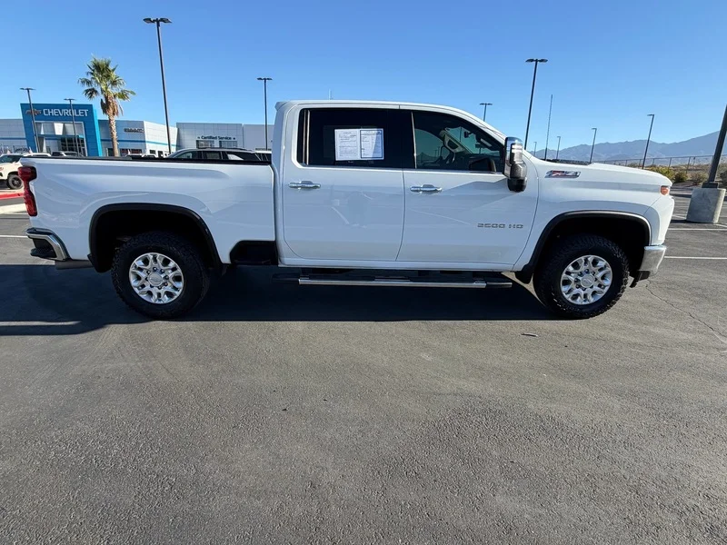 Used 2020 SUMMIT WHITE Chevrolet LTZ image 2