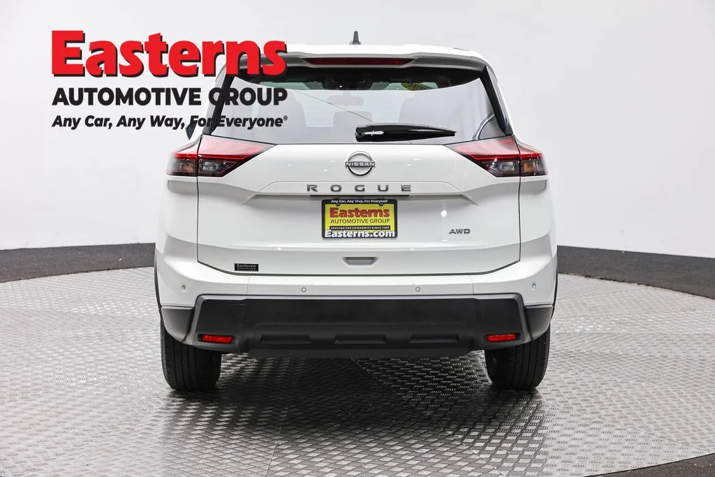 Used 2024 White Nissan S image 6