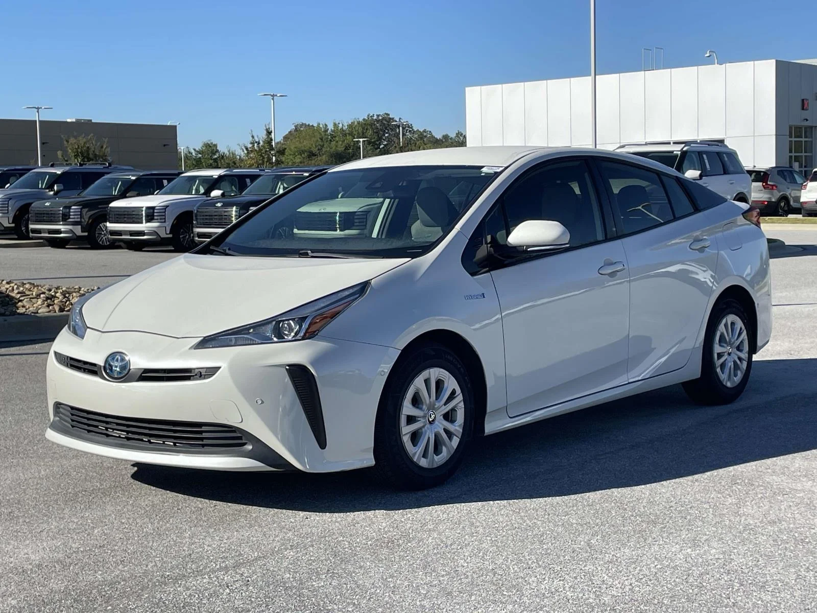 Used 2019 Blizzard Pearl Toyota LE image 23