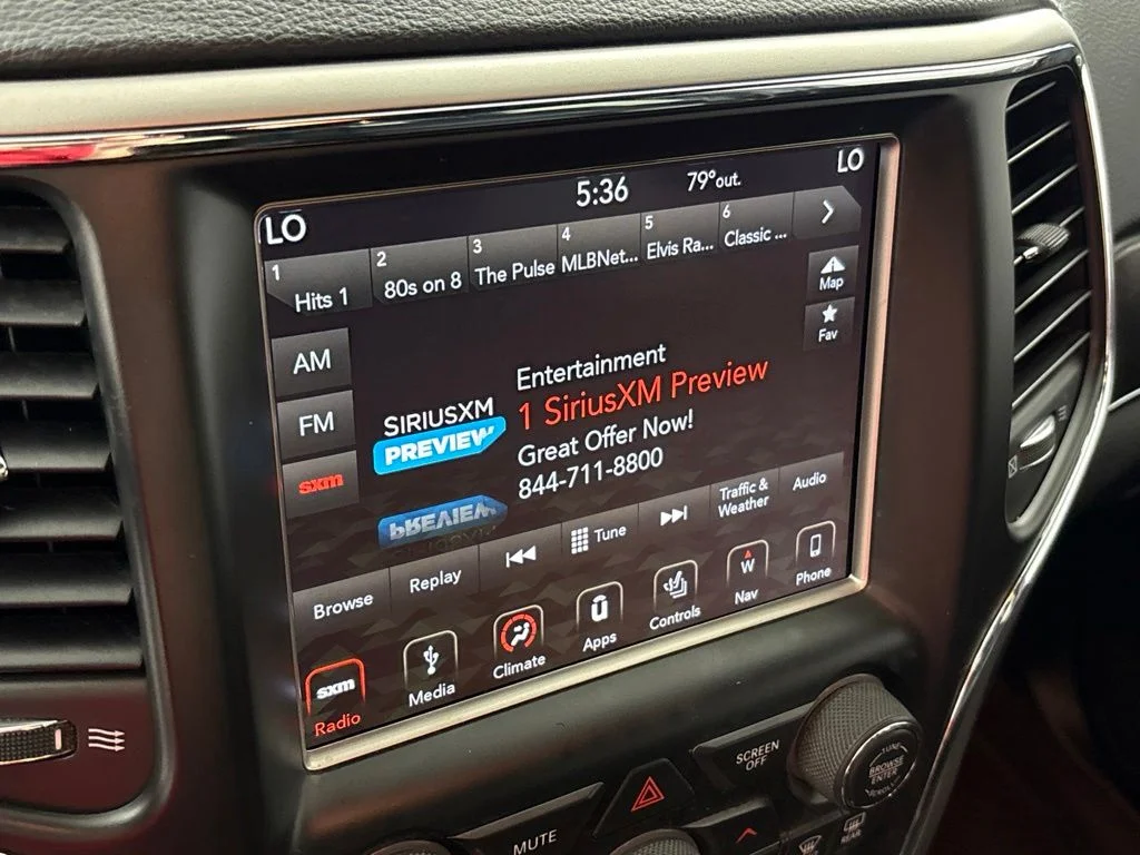 Used 2018 Gray Jeep Limited image 41