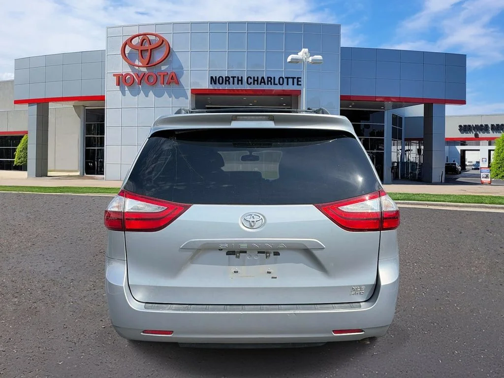 Used 2015 Silver Toyota XLE image 6