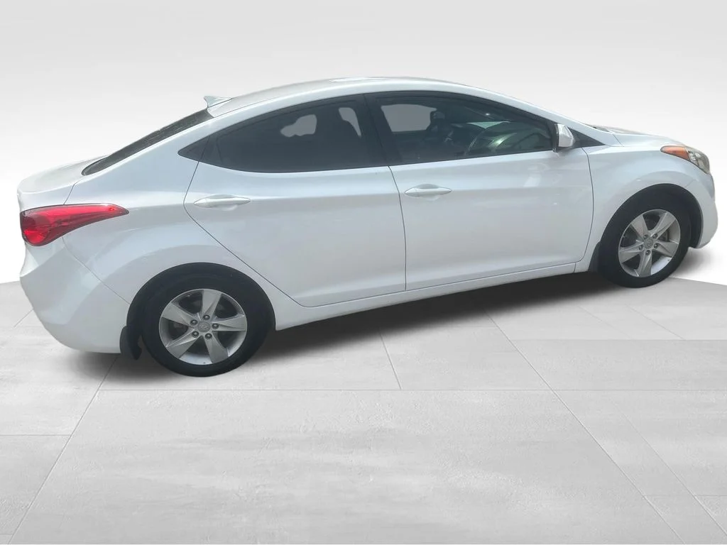 Used 2013 White Hyundai GLS image 25
