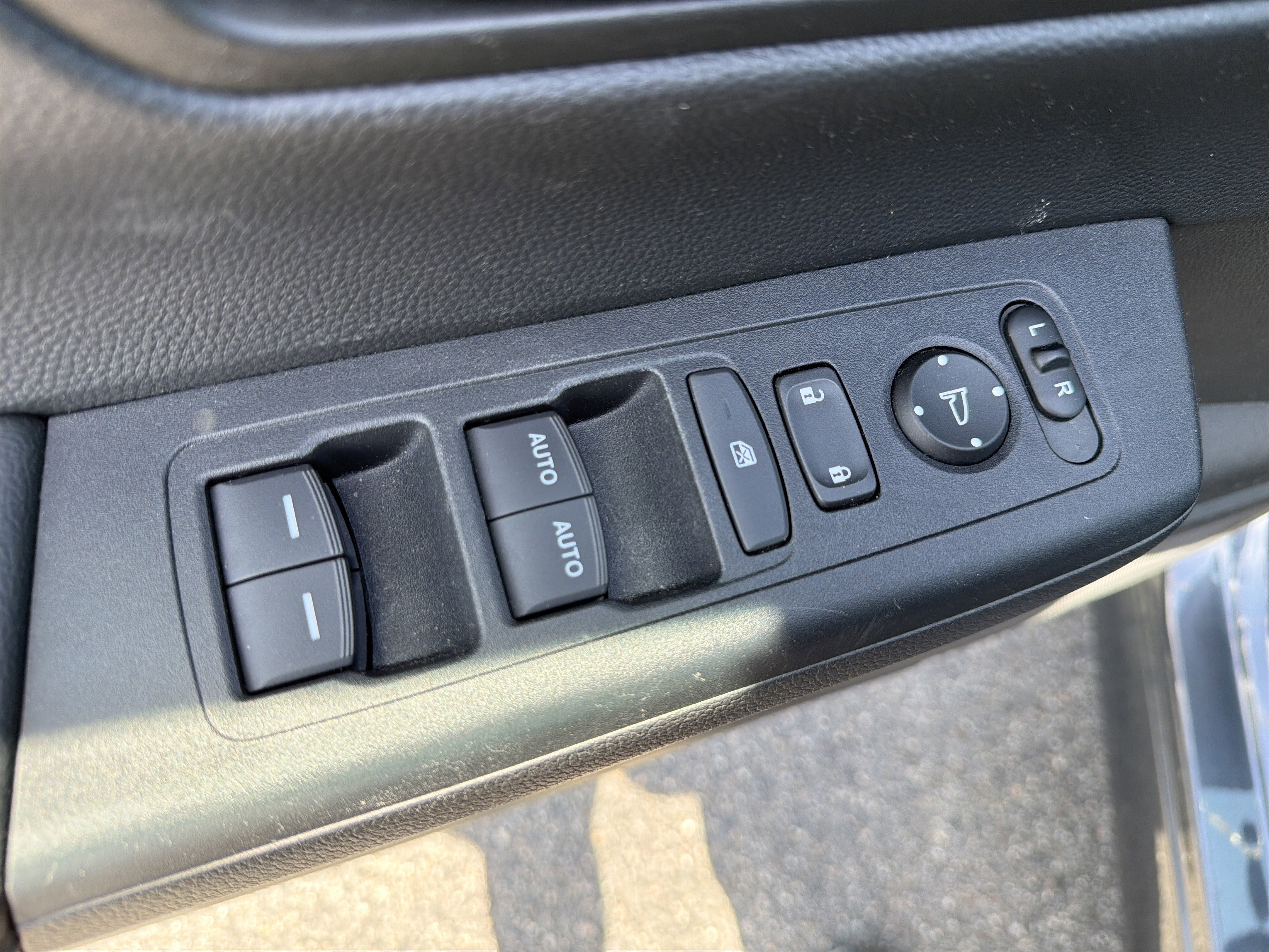 Used 2024  Honda EX image 19