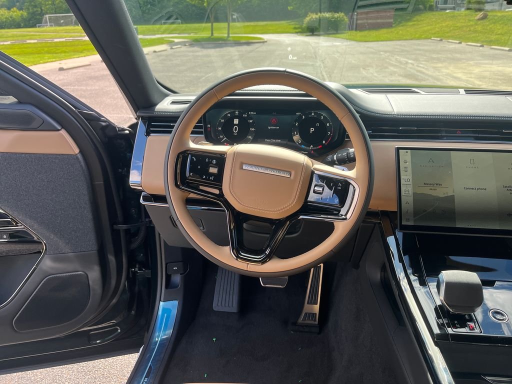 New 2026 British Racing Green Land Rover Dynamic SE image 13
