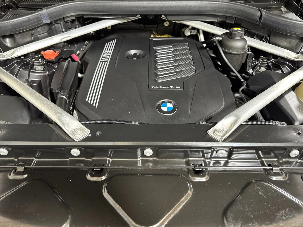 Used 2019 Gray BMW xDrive40i image 16