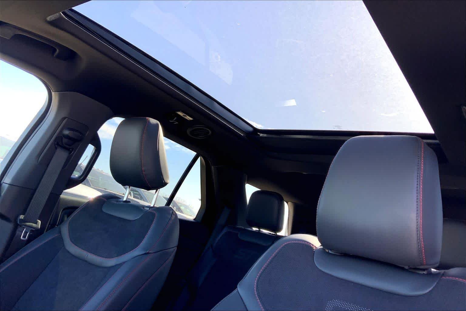 2026 Ford Explorer ST - Photo 17