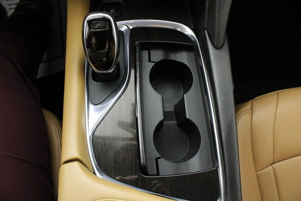 Used 2019 Brown Buick Essence image 29