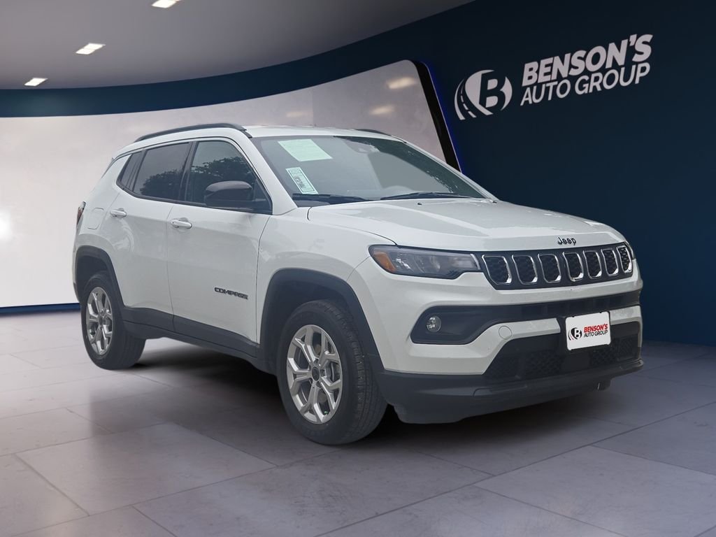 Used 2026 White Jeep Latitude image 7