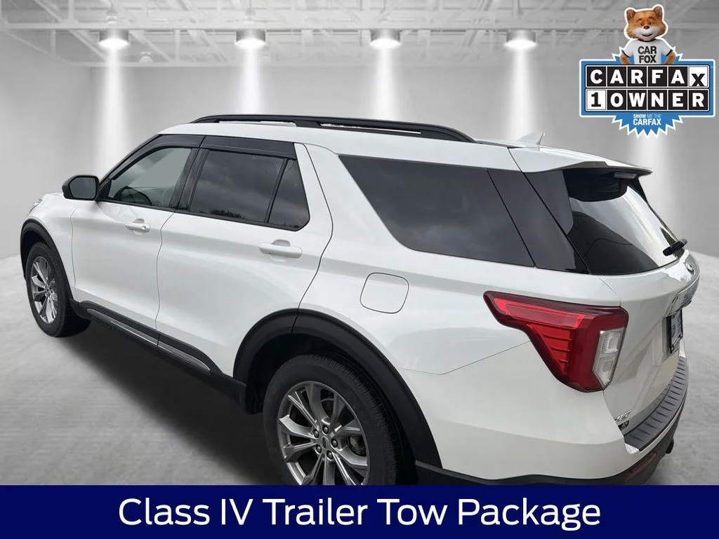Certified Used 2023 White Metallic Ford XLT image 4