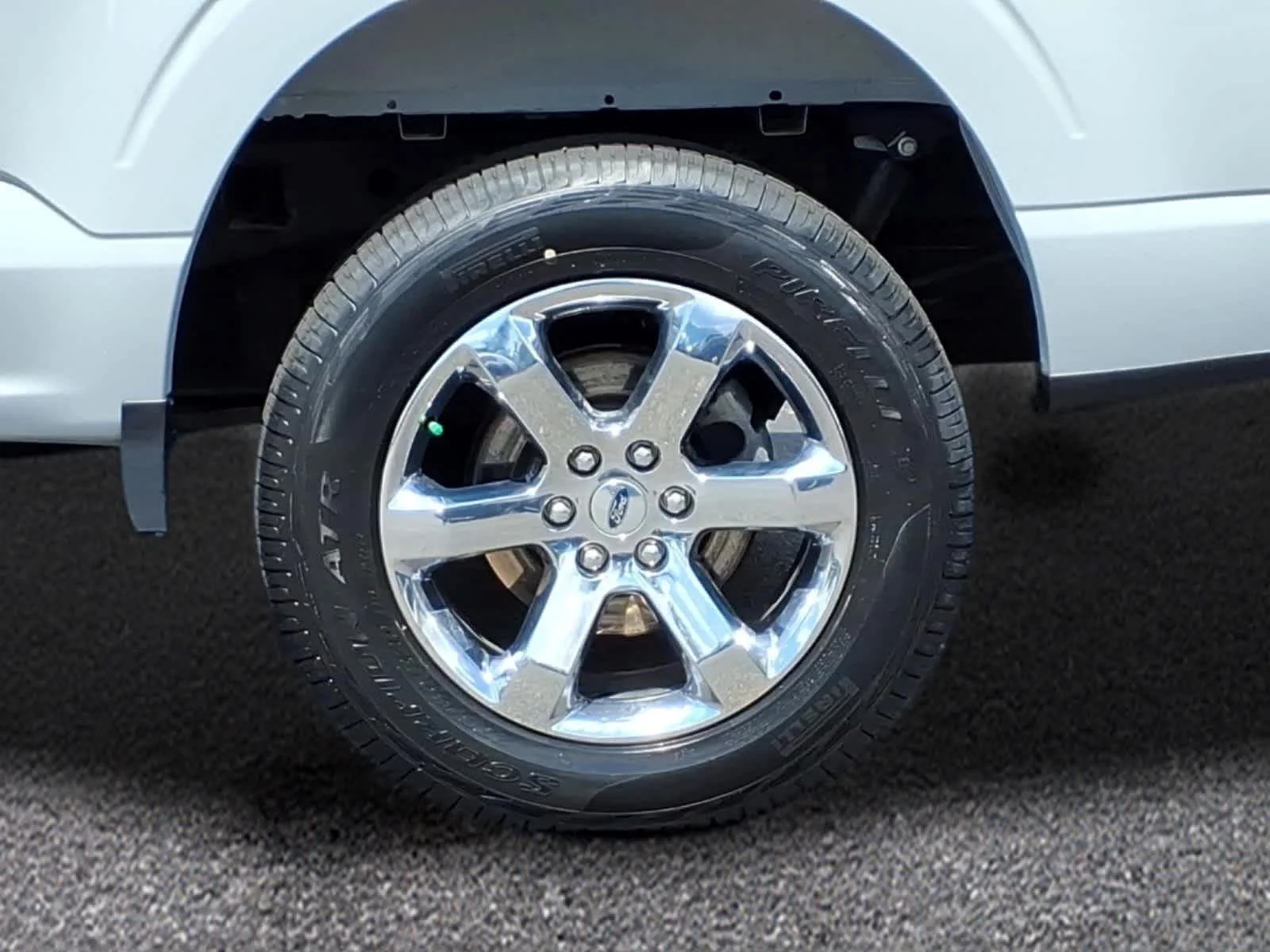 Used 2023 Avalanche Gray Ford XLT image 3