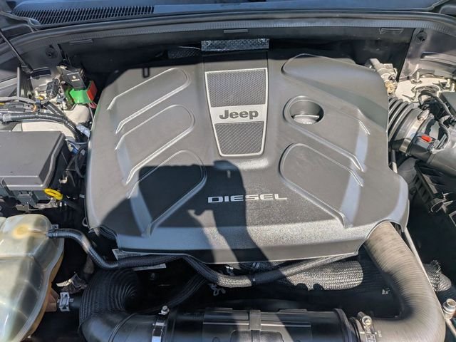 Used 2015 White Jeep Limited image 28