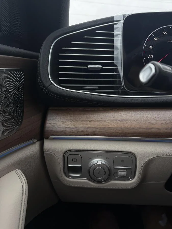 New 2026 White Mercedes-Benz Gls 450 4matic Suv image 29