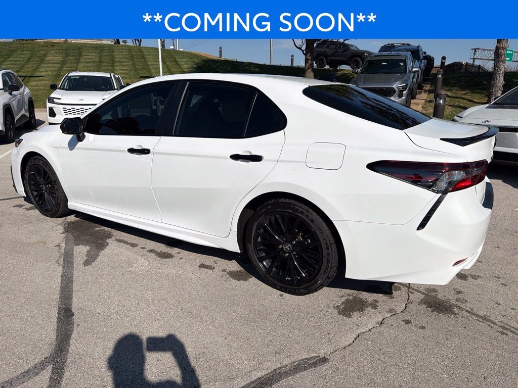 Used 2022 White Toyota SE Nightshade image 10