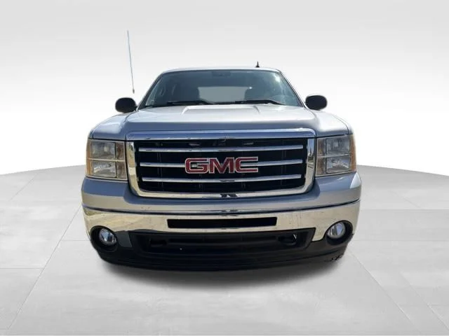 Used 2013 Silver GMC SLE image 10