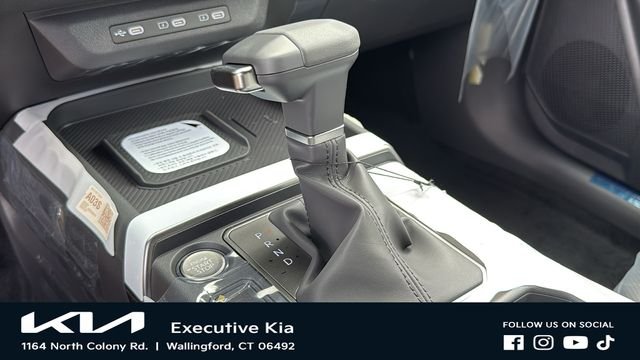 New 2027 Snow White Pearl Kia X-Line S image 18